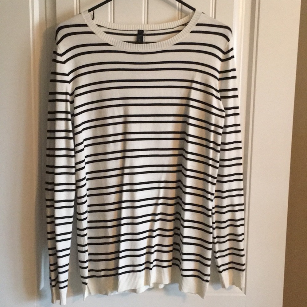 Long Sleeve Sweater with patches on elbows